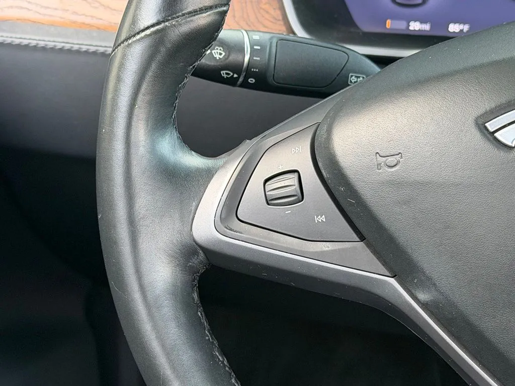 Tesla Model X photo 46