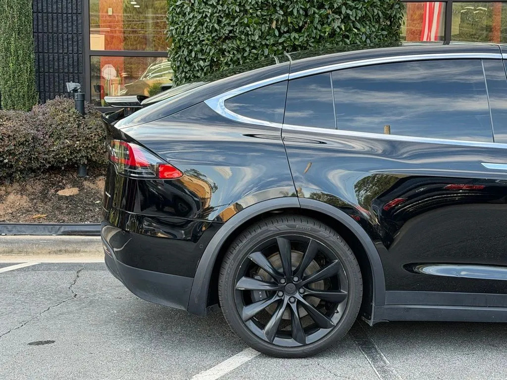 Tesla Model X photo 22