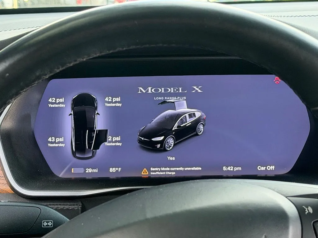 Tesla Model X photo 48