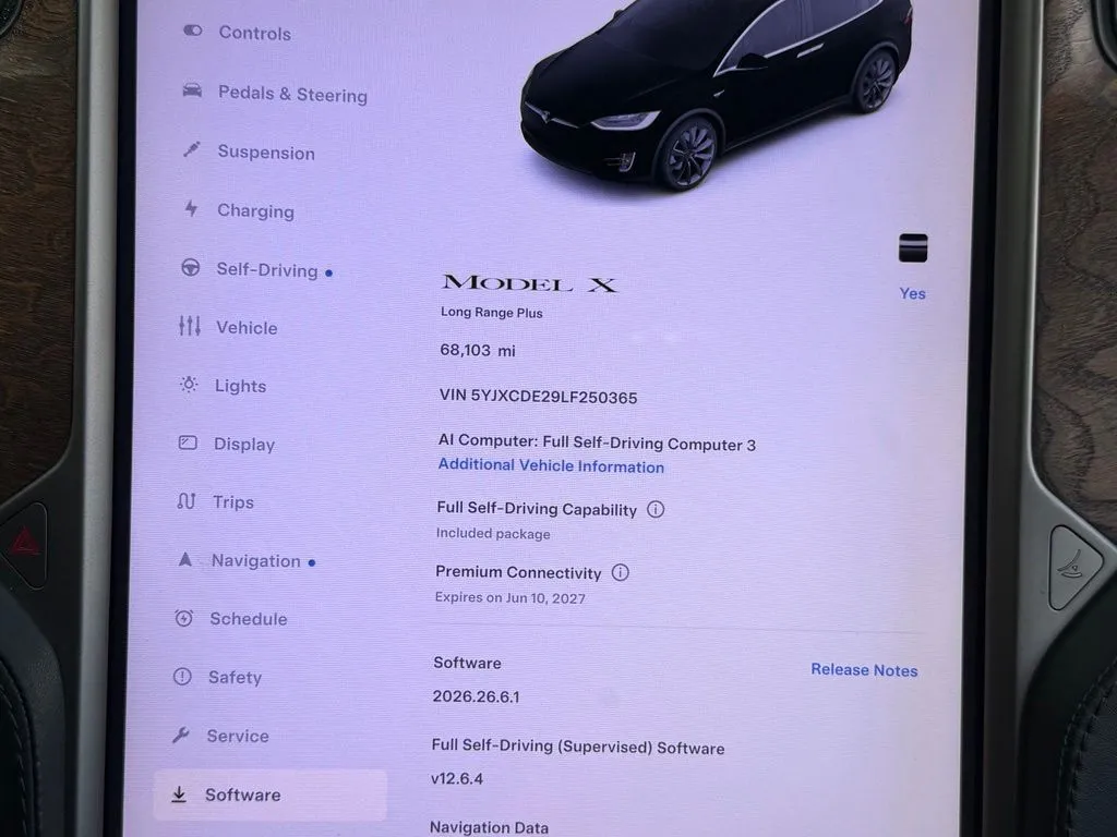 Tesla Model X photo 55