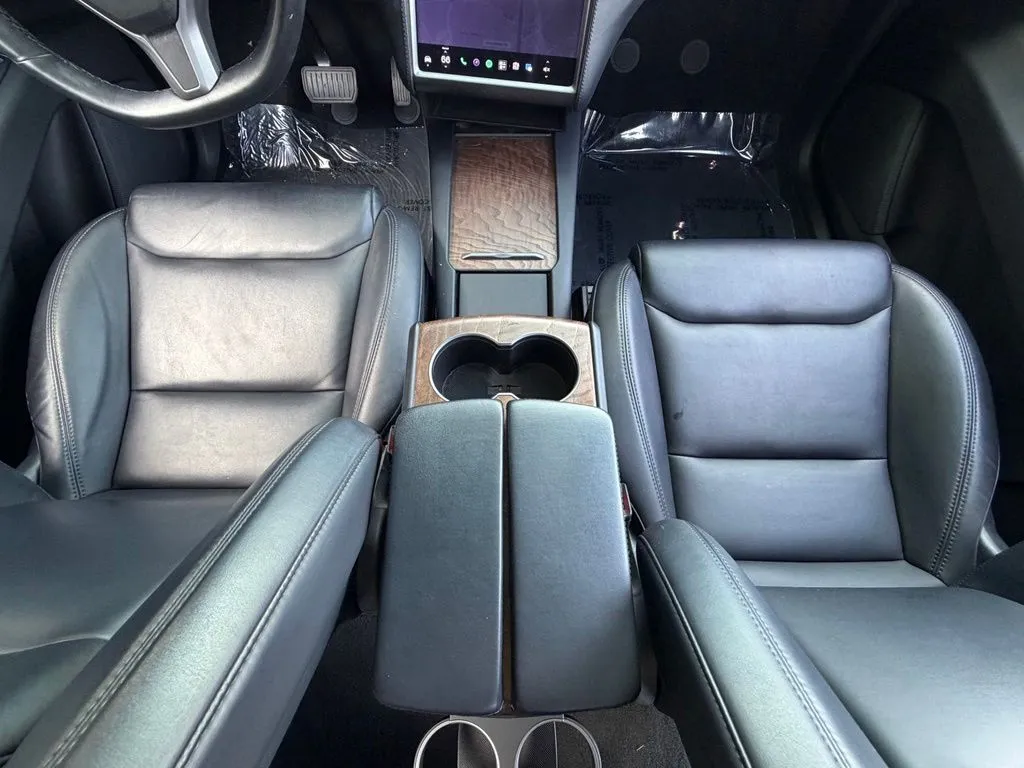 Tesla Model X photo 50