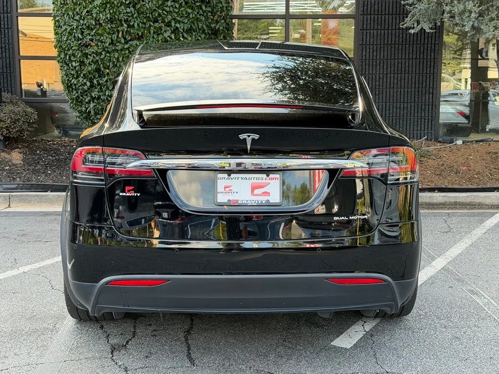 Tesla Model X photo 14