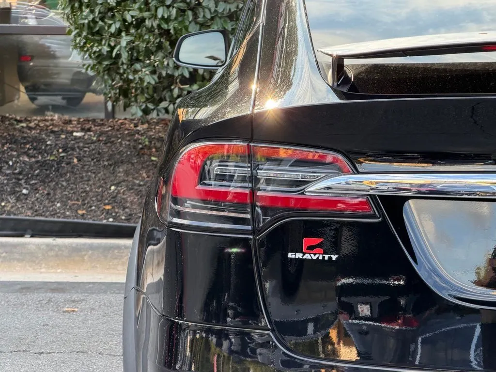 Tesla Model X photo 15