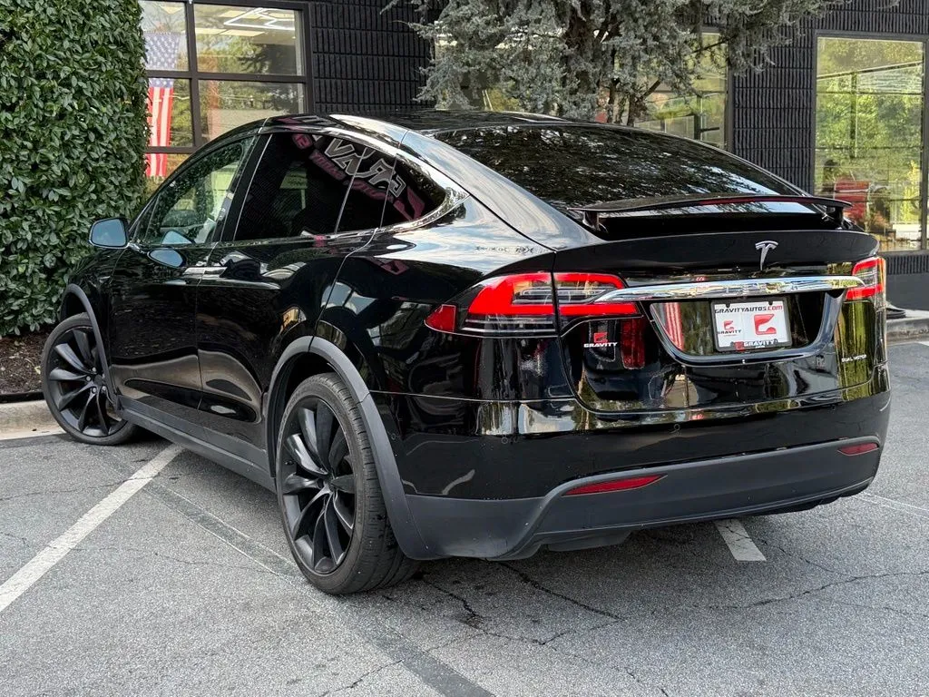 Tesla Model X photo 19