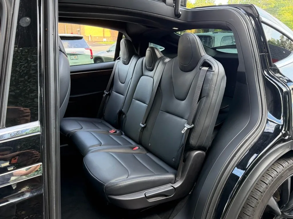 Tesla Model X photo 30