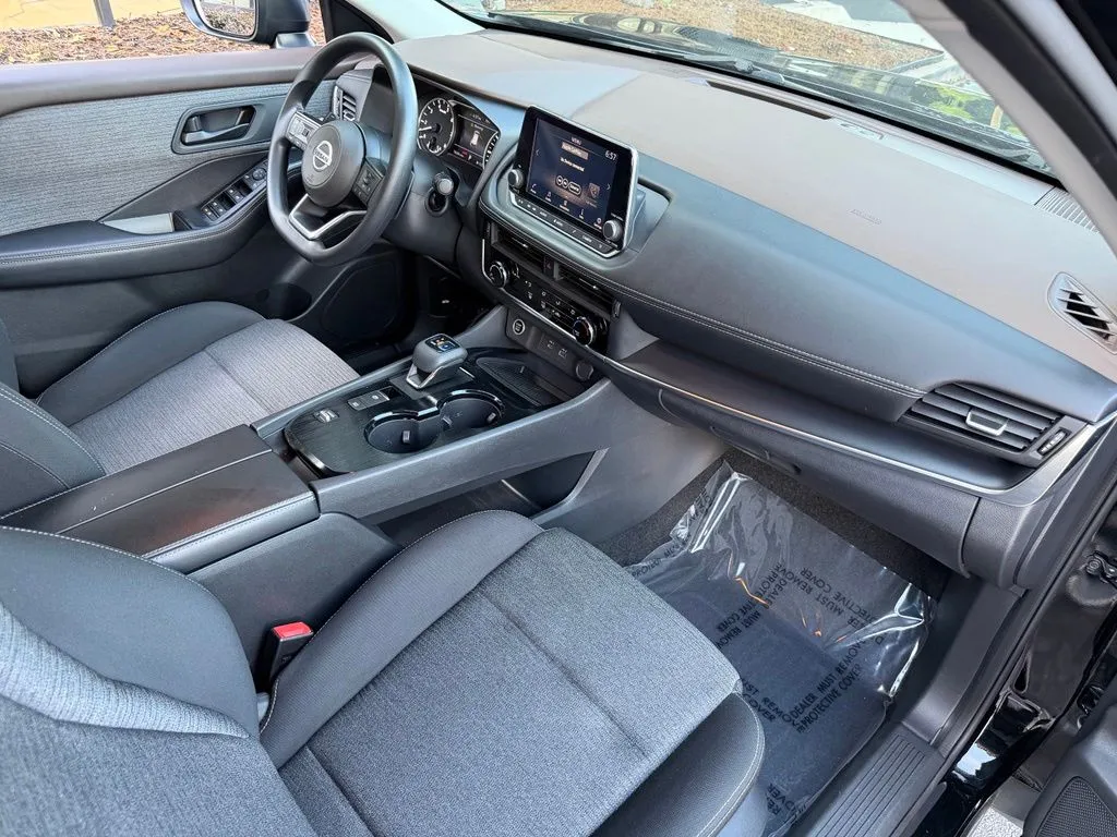 Nissan Rogue photo 32