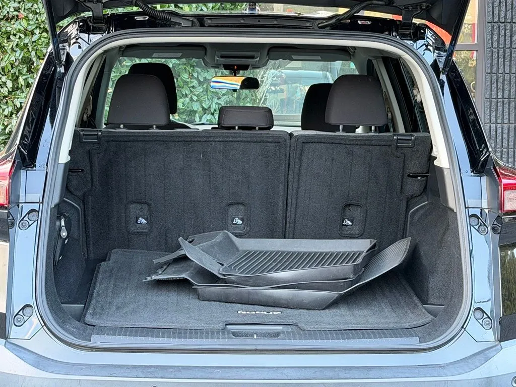 Nissan Rogue photo 18