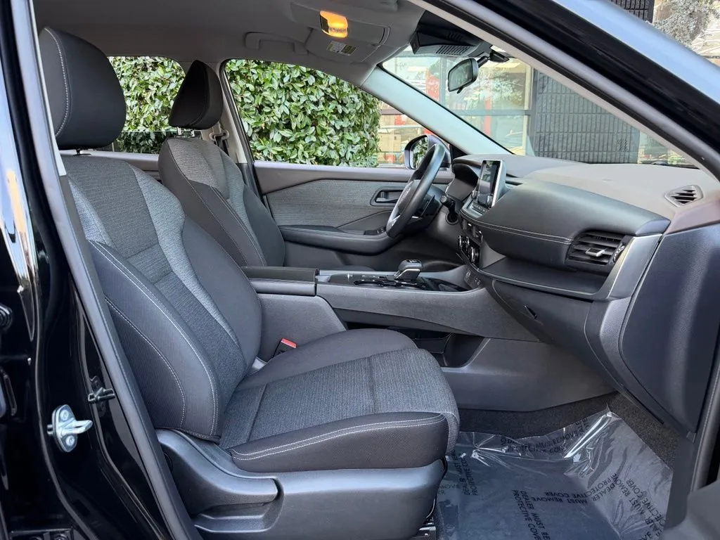 Nissan Rogue photo 33