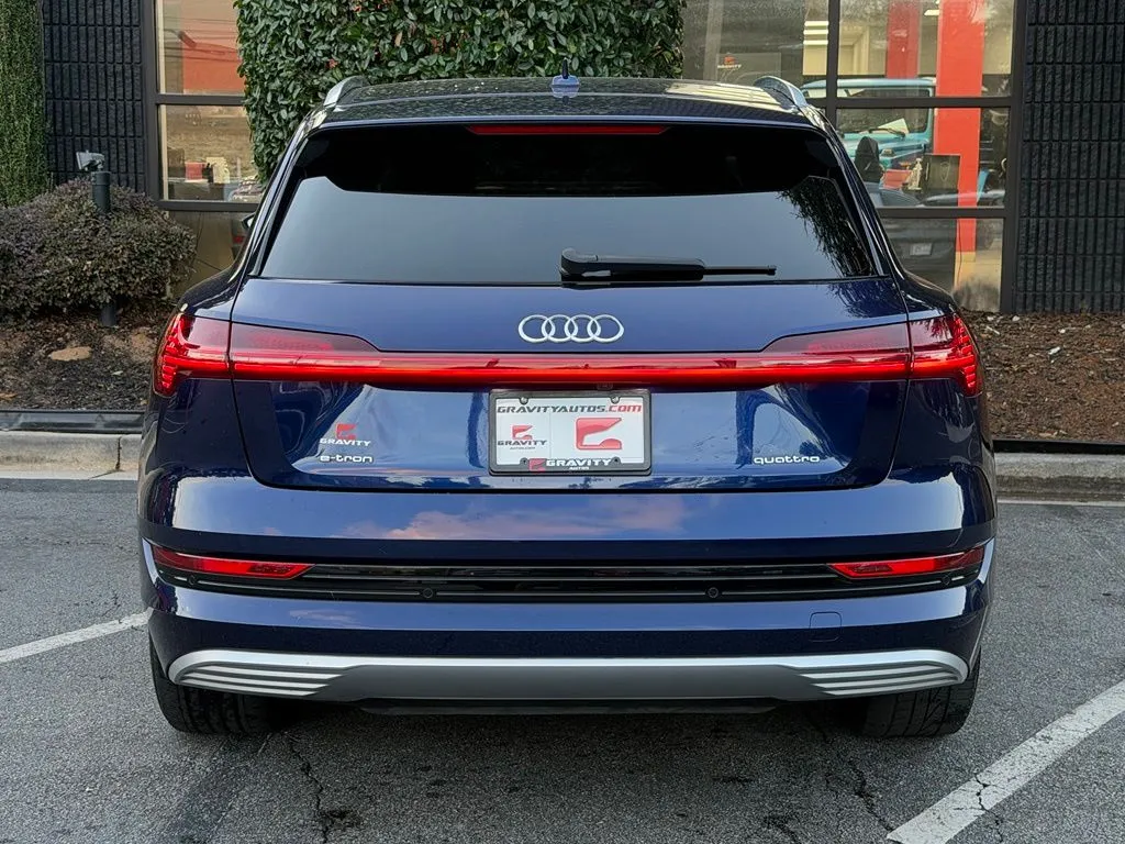 Audi e-tron photo 14