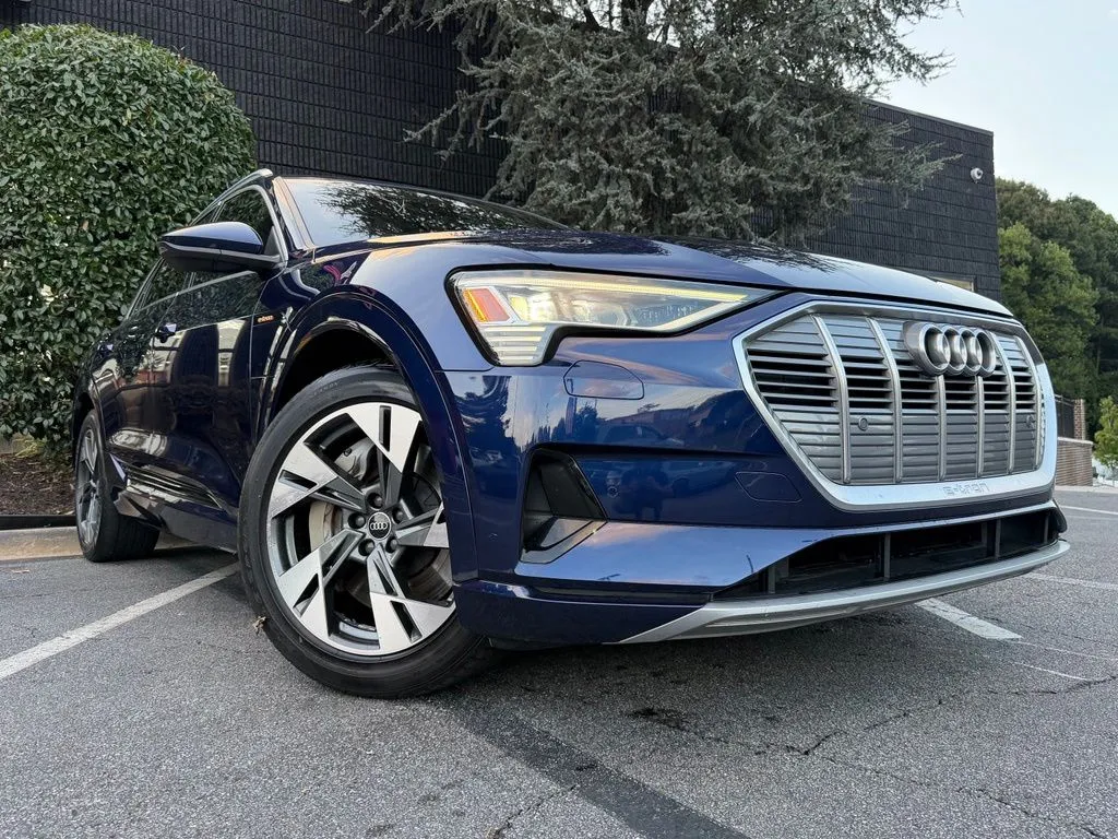 Audi e-tron photo 8