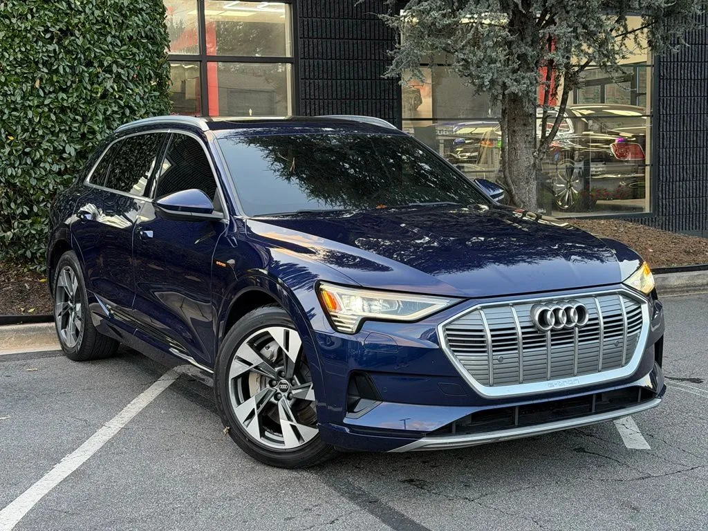 Audi e-tron photo 7