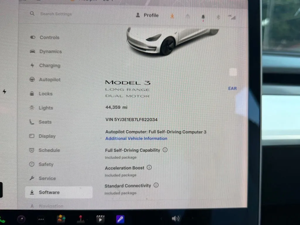 Tesla Model 3 photo 52
