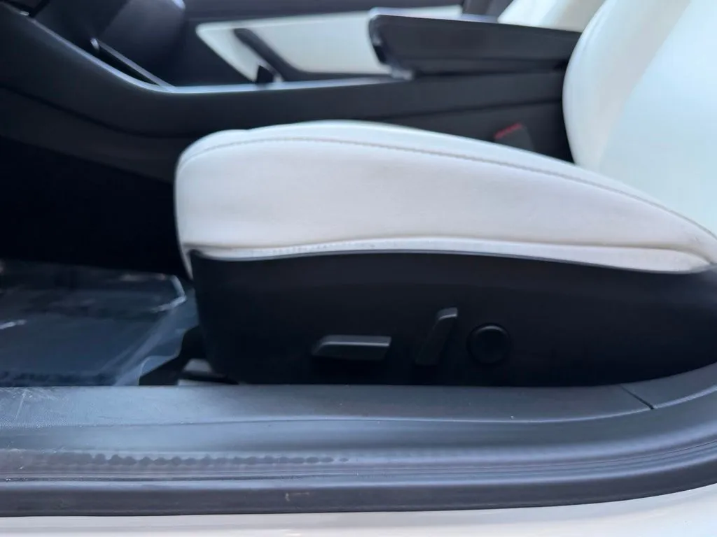 Tesla Model 3 photo 27