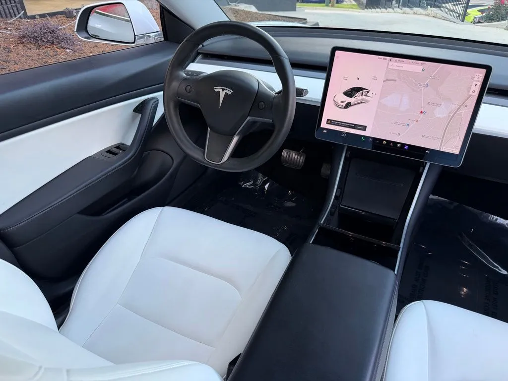 Tesla Model 3 photo 41