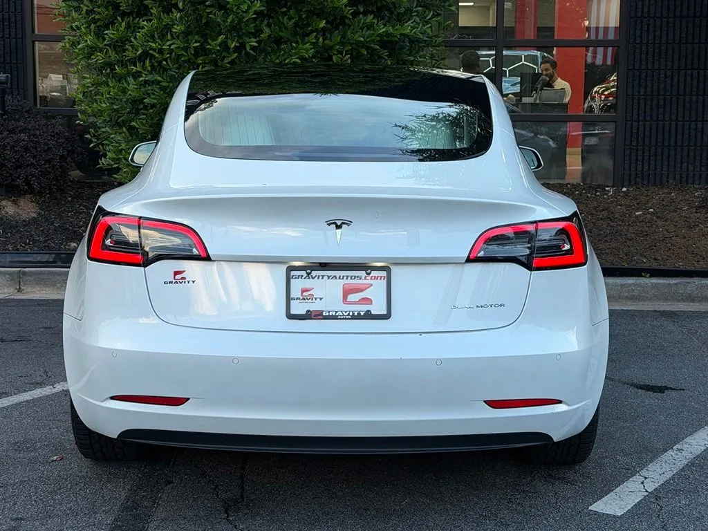 Tesla Model 3 photo 14