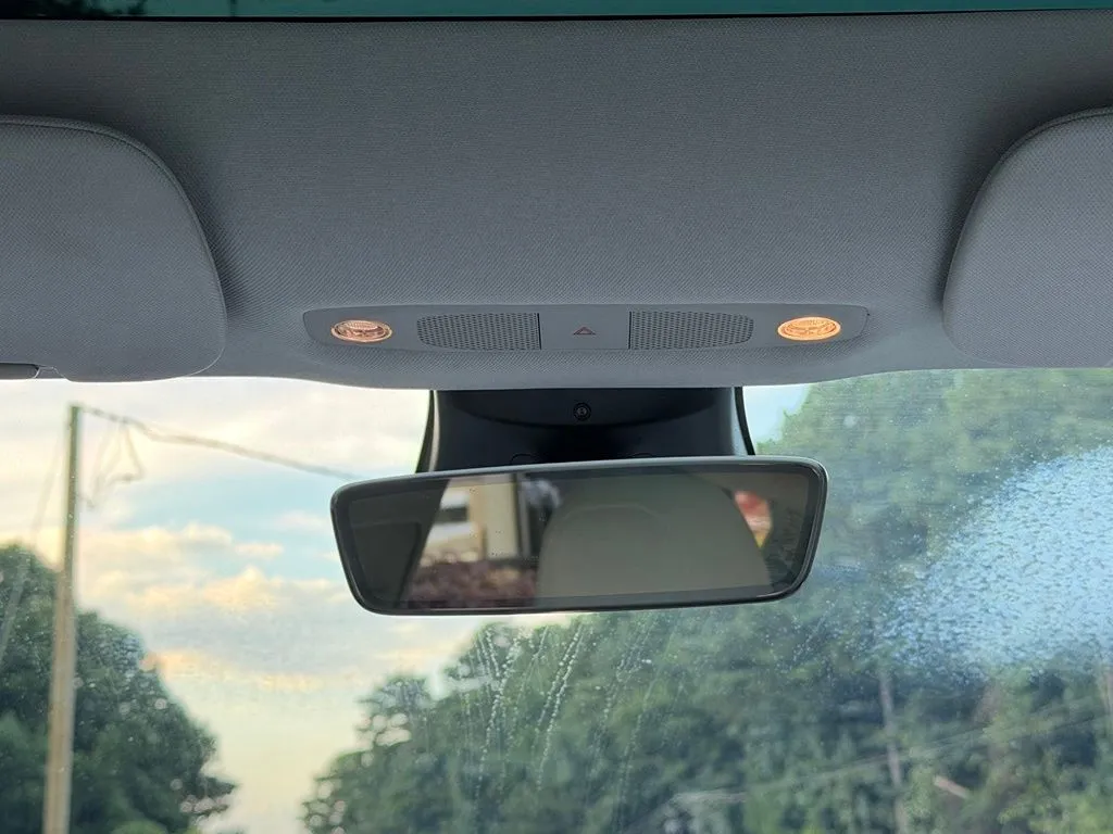 Tesla Model 3 photo 48