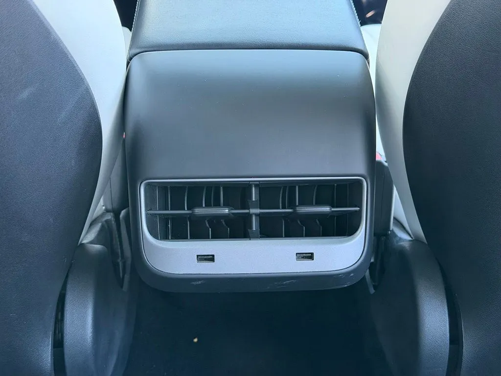 Tesla Model 3 photo 49