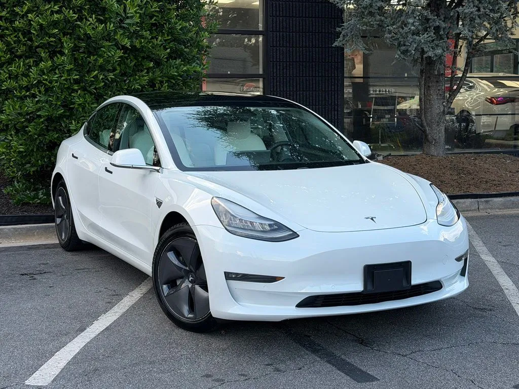 Tesla Model 3 photo 7