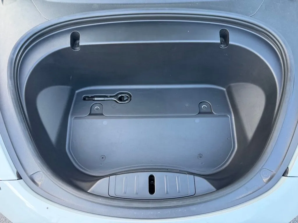 Tesla Model 3 photo 6