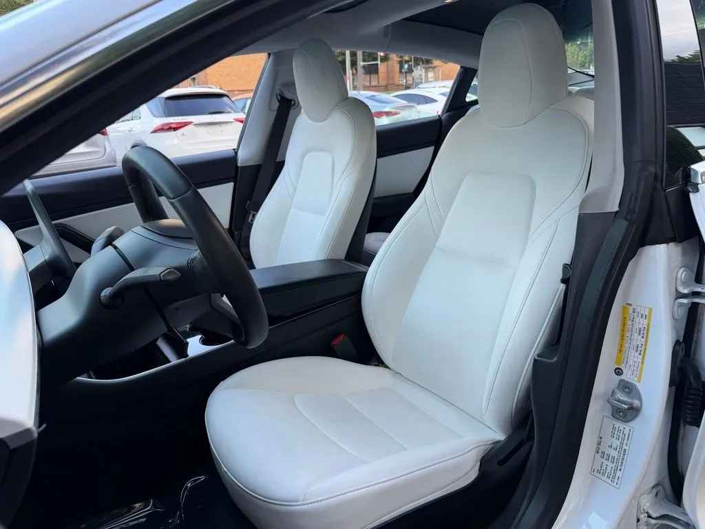 Tesla Model 3 photo 26
