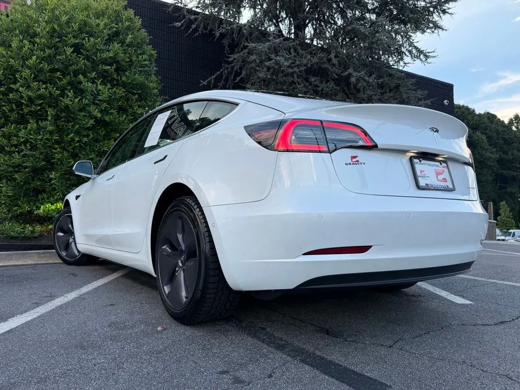 Tesla Model 3 photo 20