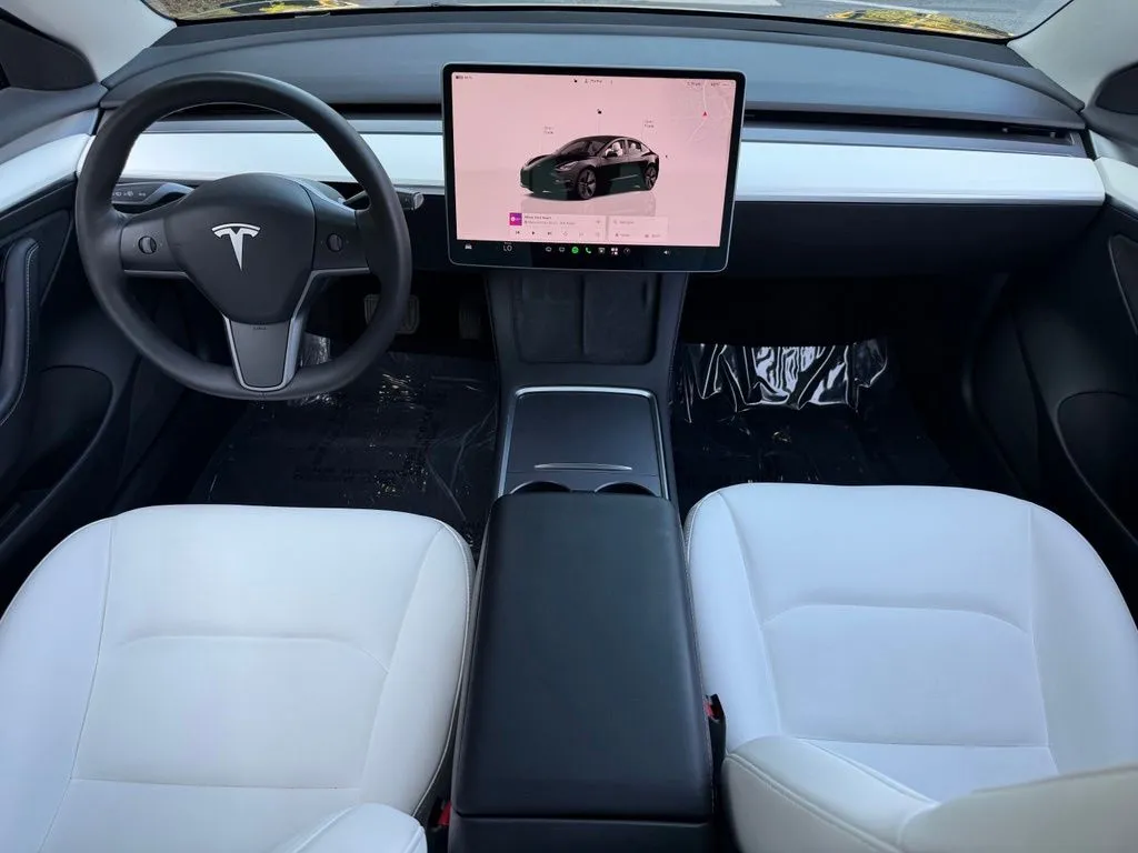 Tesla Model 3 photo 40