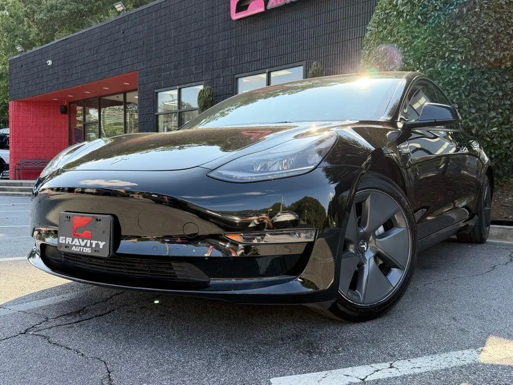 Tesla Model 3 photo 2