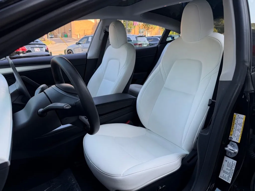 Tesla Model 3 photo 26