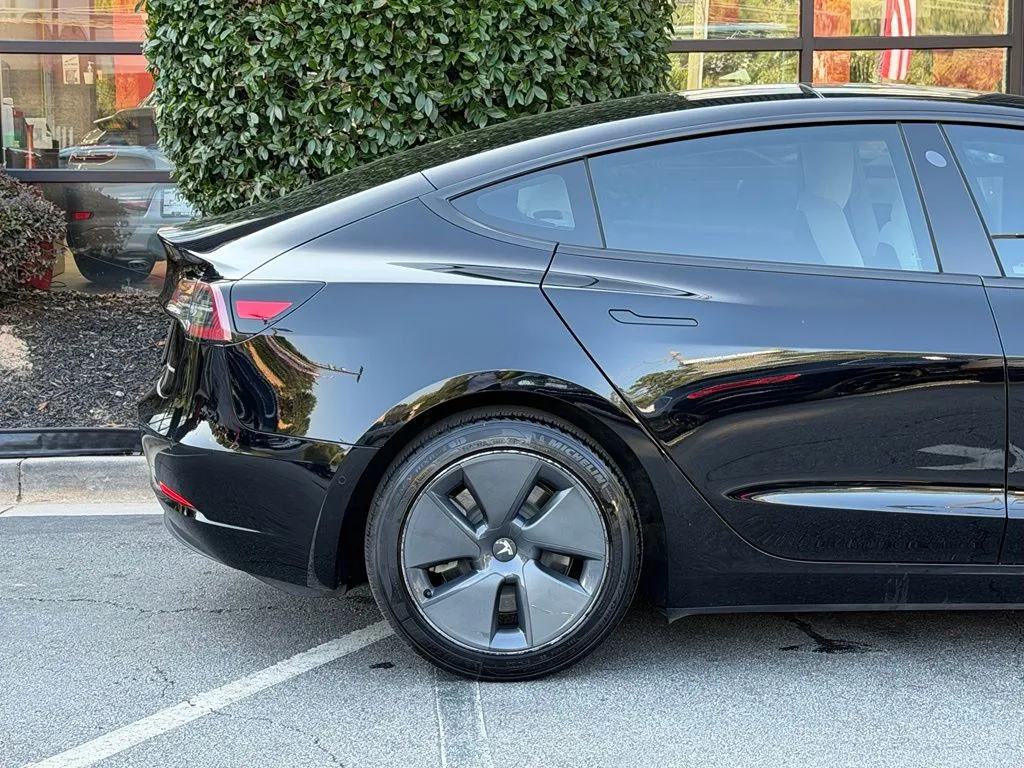 Tesla Model 3 photo 22