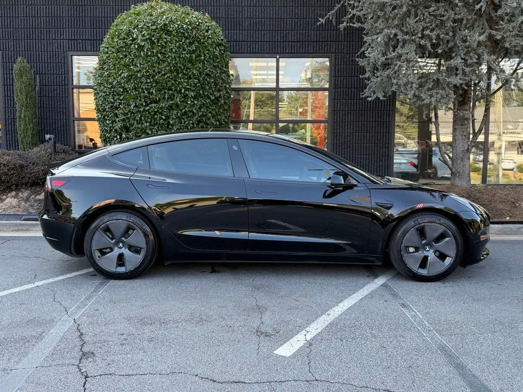 Tesla Model 3 photo 21