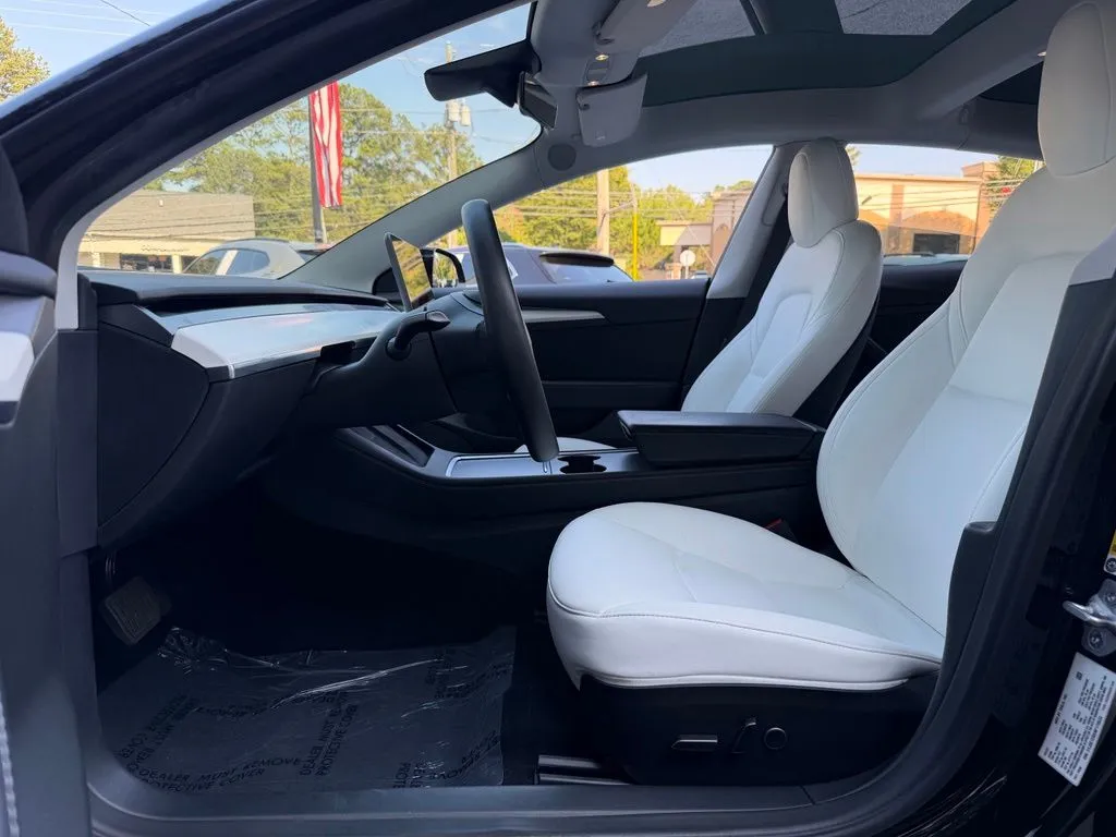 Tesla Model 3 photo 25