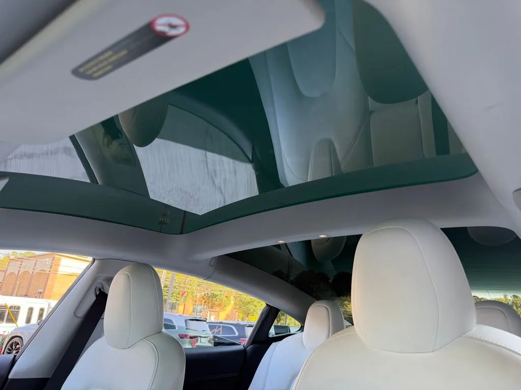 Tesla Model 3 photo 50