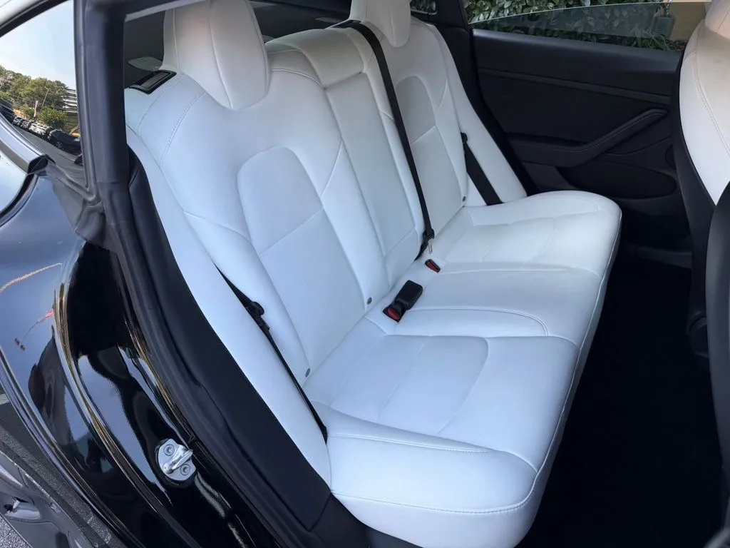 Tesla Model 3 photo 39
