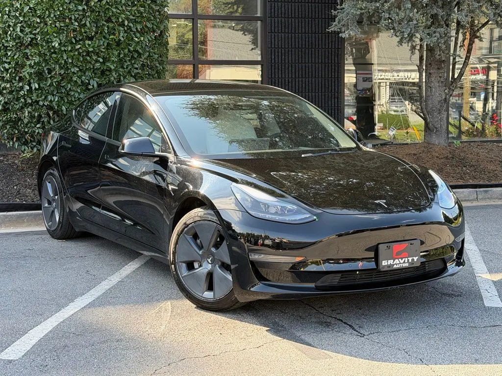 Tesla Model 3 photo 7