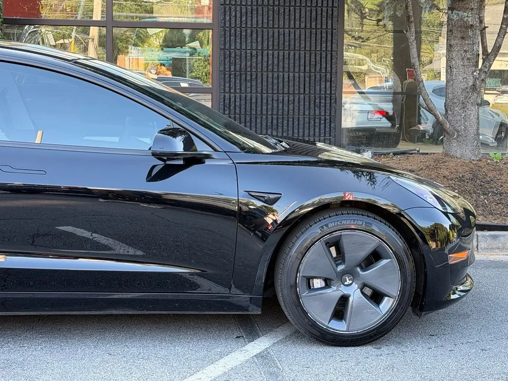 Tesla Model 3 photo 23