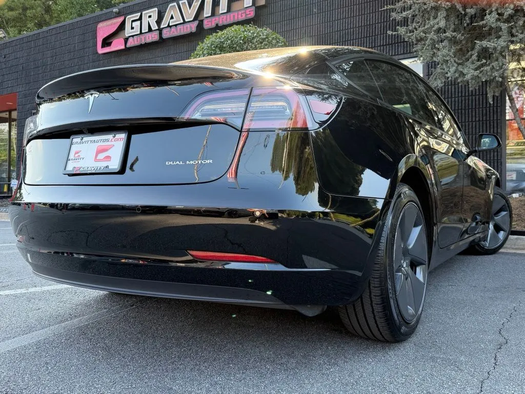 Tesla Model 3 photo 13