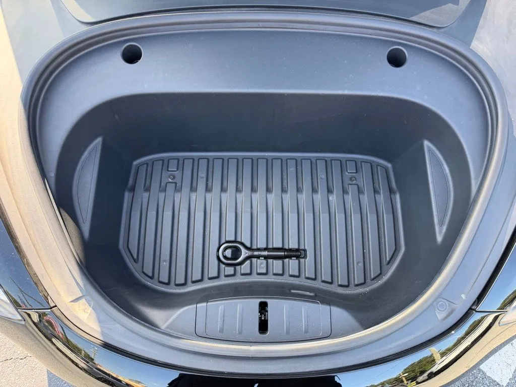 Tesla Model 3 photo 6