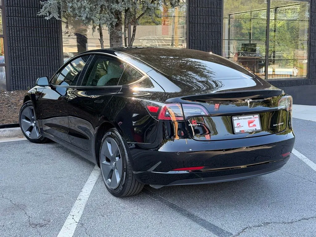 Tesla Model 3 photo 19