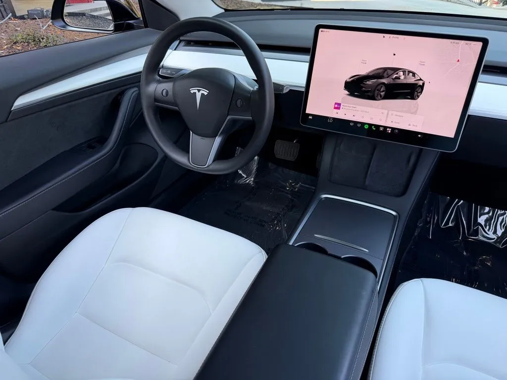 Tesla Model 3 photo 41