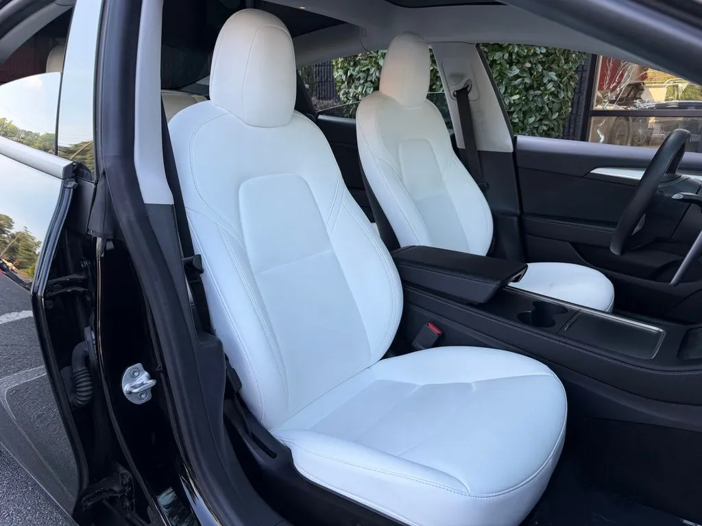 Tesla Model 3 photo 34