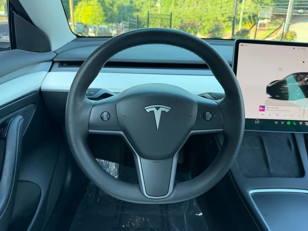 Tesla Model 3 photo 43