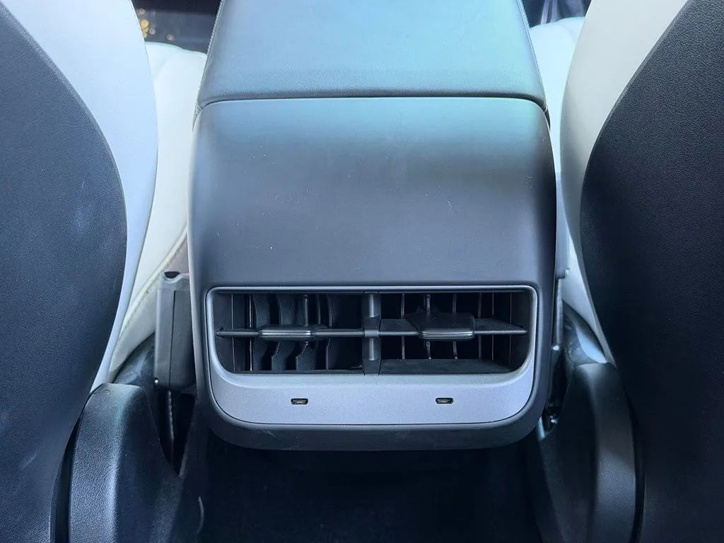Tesla Model 3 photo 49