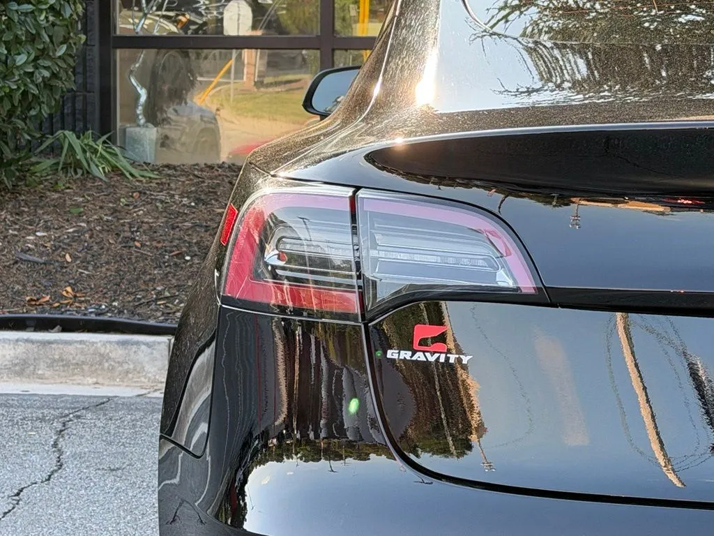 Tesla Model 3 photo 15