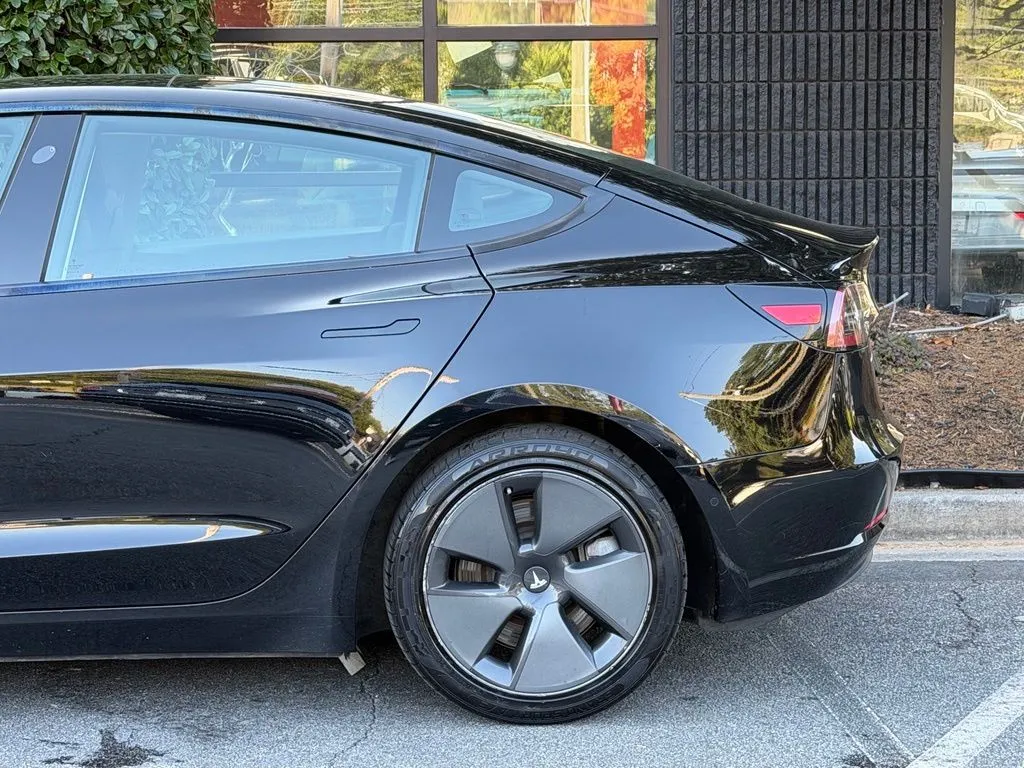 Tesla Model 3 photo 10
