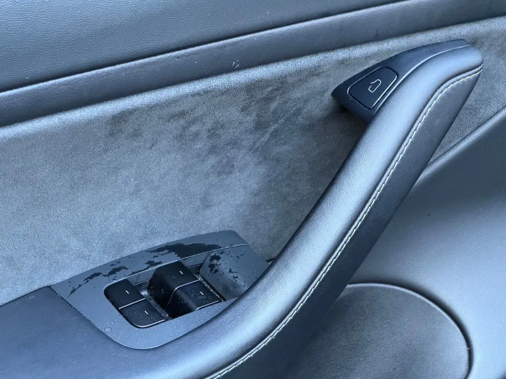 Tesla Model 3 photo 28