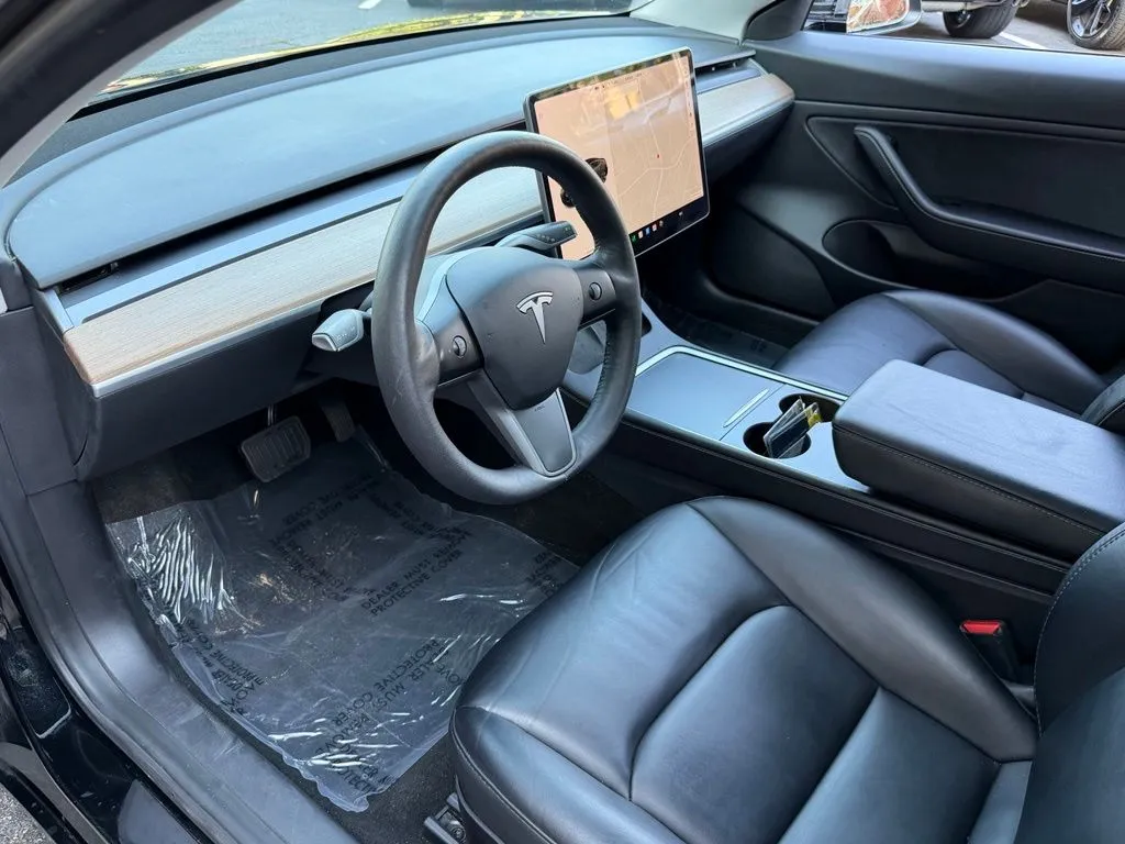 Tesla Model 3 photo 23