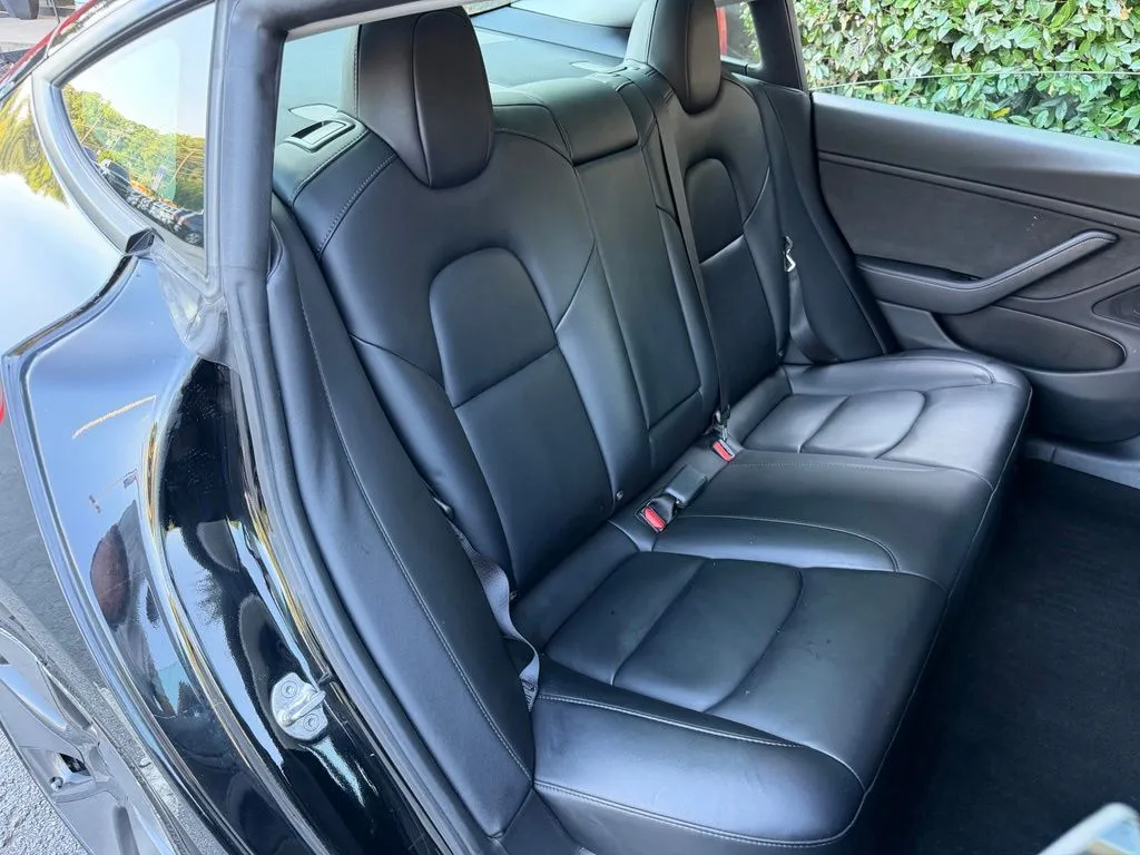 Tesla Model 3 photo 38