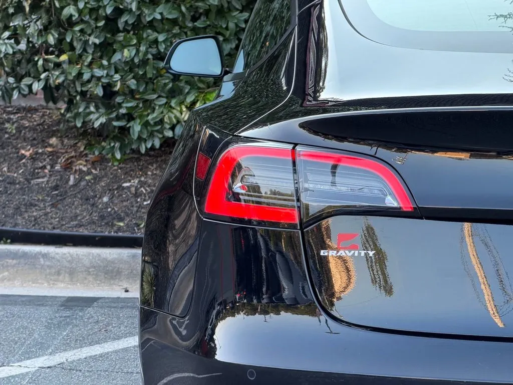 Tesla Model 3 photo 14