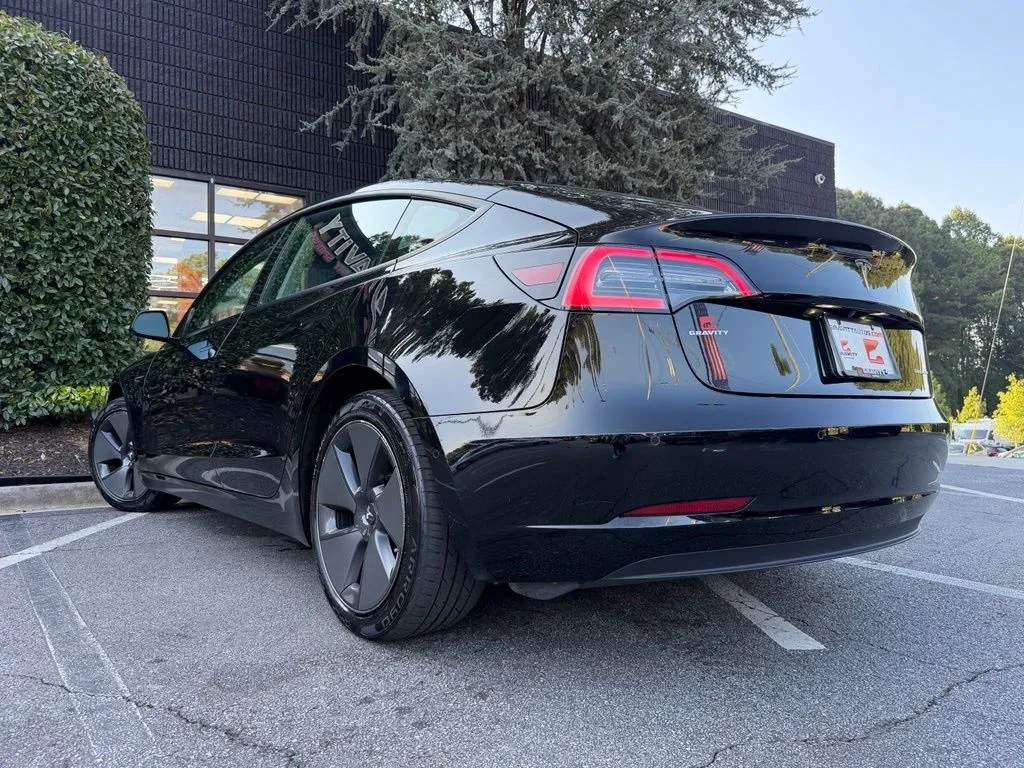 Tesla Model 3 photo 19