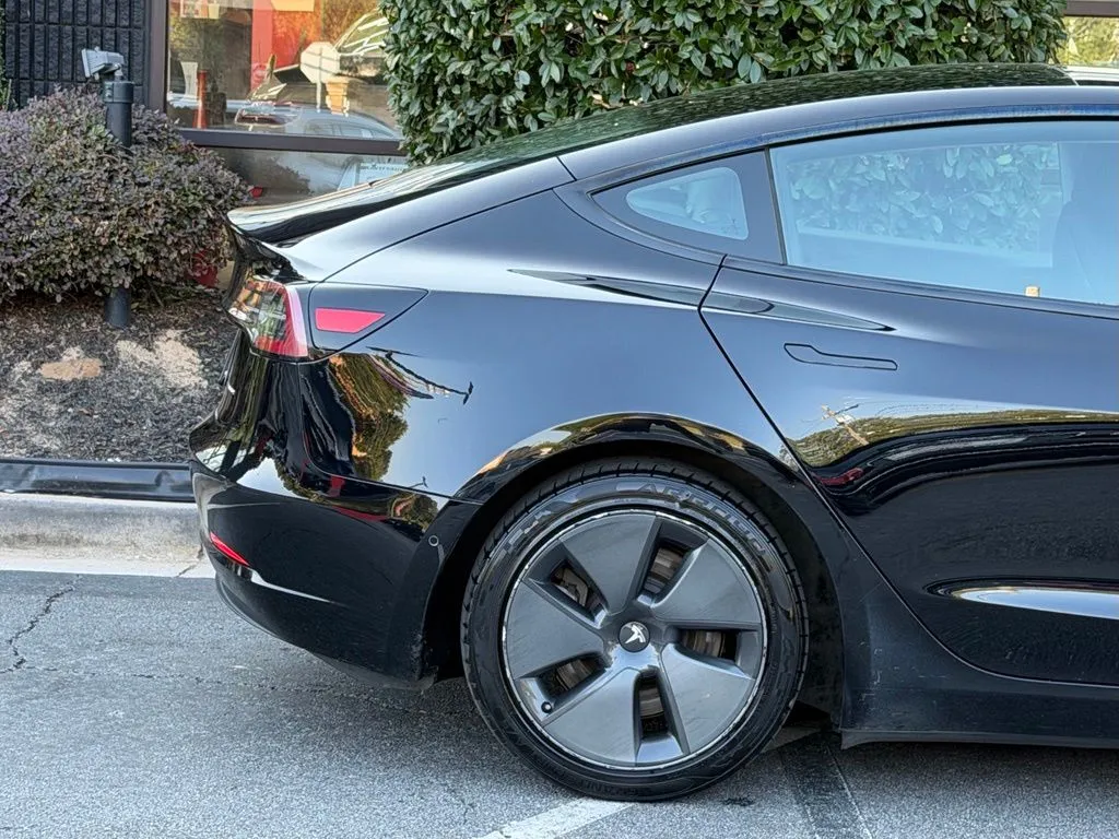 Tesla Model 3 photo 21